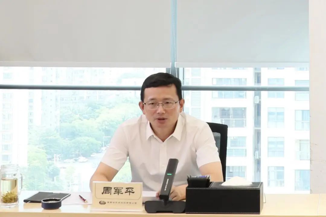 小鴨閃亮第二屆現(xiàn)代家政產(chǎn)業(yè)展